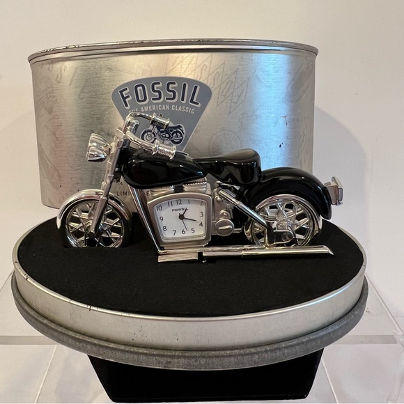 Fossil Limited Edition Motorcycle Timepiece Desk Clock Watch w/ Original Box - Picture 4 of 16